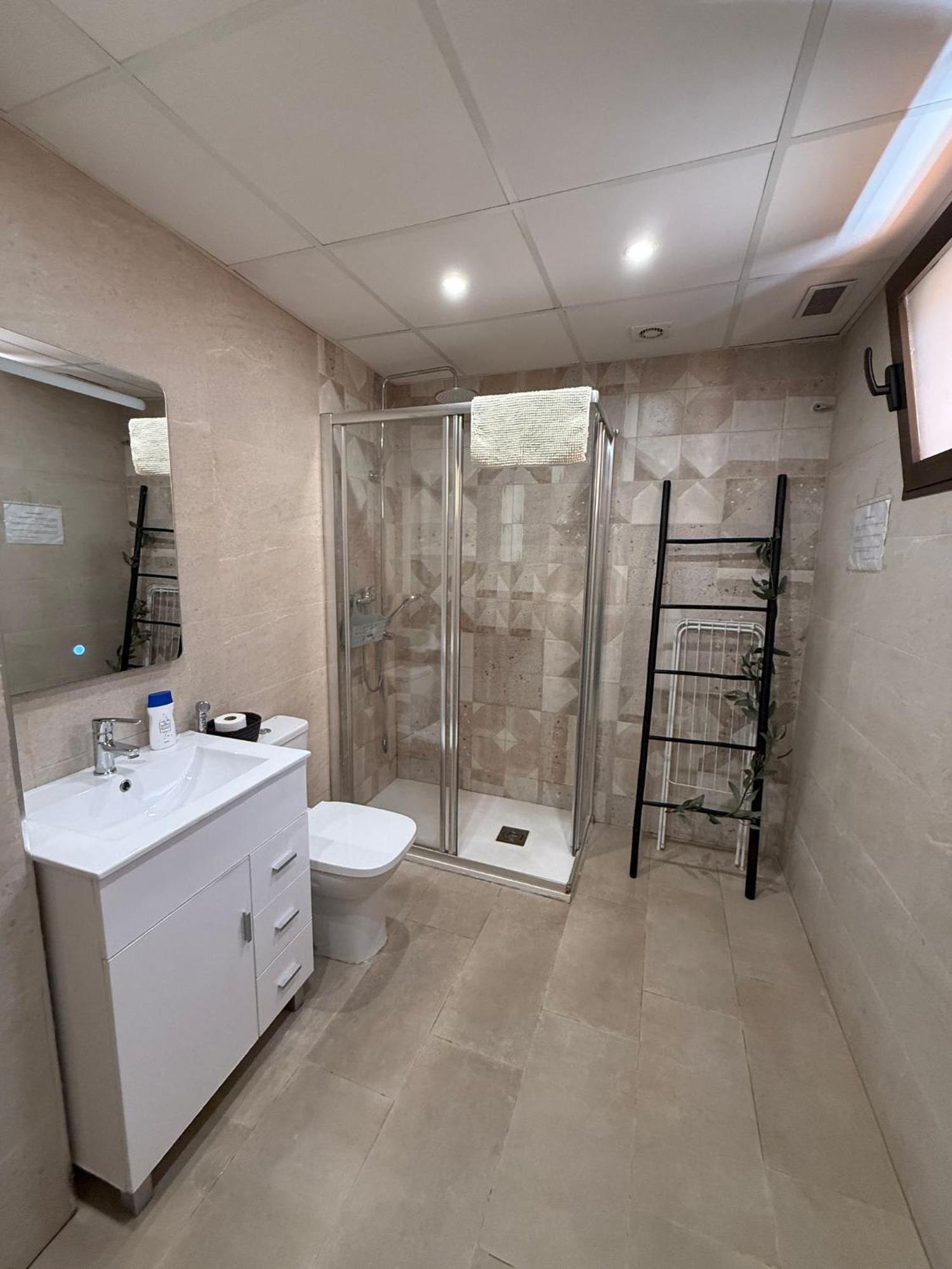 Ap Turist Velazquez Apartment อาลิกันเต ภายนอก รูปภาพ