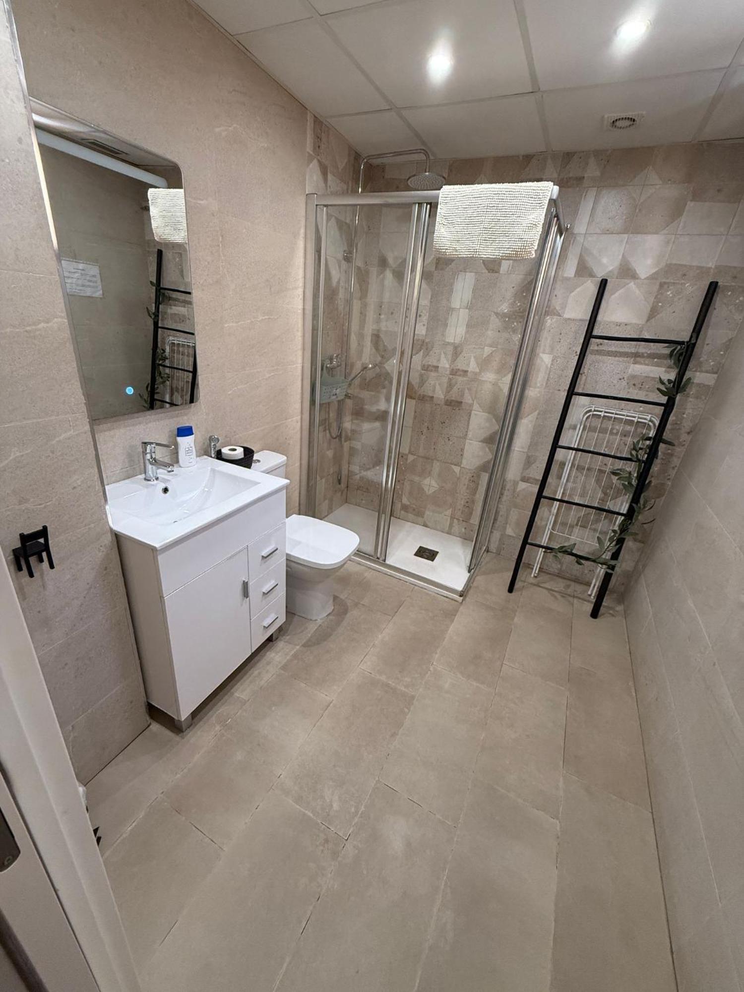 Ap Turist Velazquez Apartment อาลิกันเต ภายนอก รูปภาพ