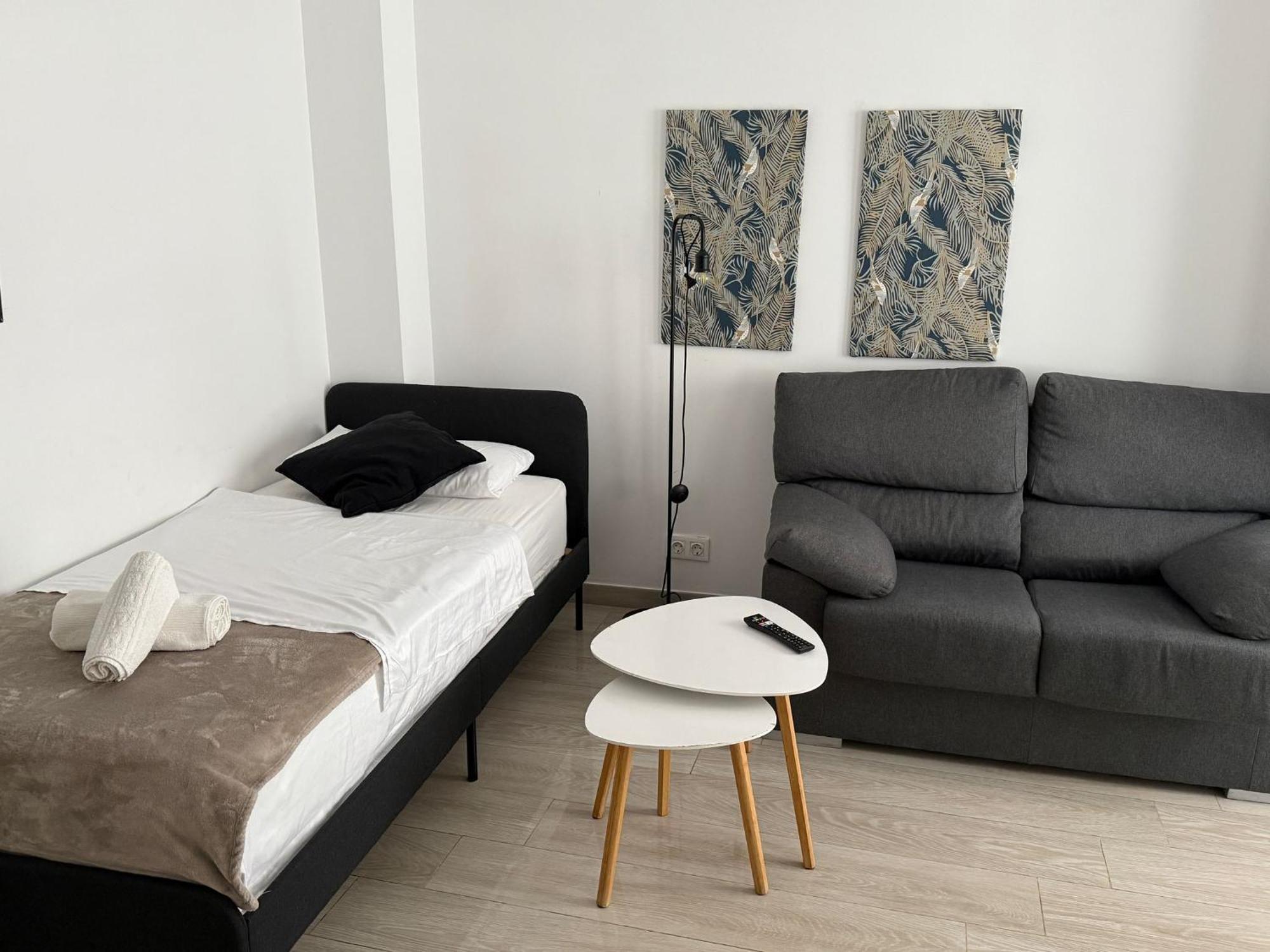 Ap Turist Velazquez Apartment อาลิกันเต ภายนอก รูปภาพ